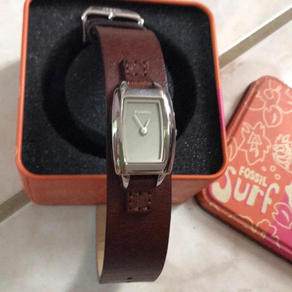 Fossil Leather Watch⭐️